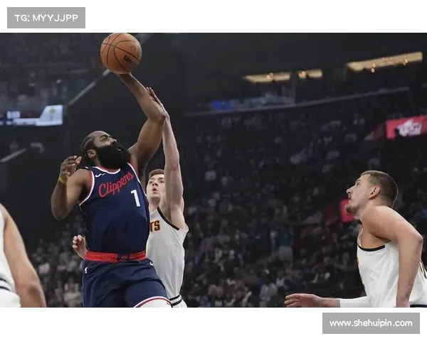 NBA新赛季精彩开局球队表现亮眼球员状态回暖引发球迷热议 NBA新赛季精彩开局球队表现亮眼球员状态回暖引发球迷热议